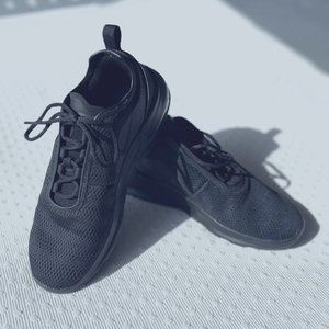 Nike Air Max Motion - Black Size 9.5